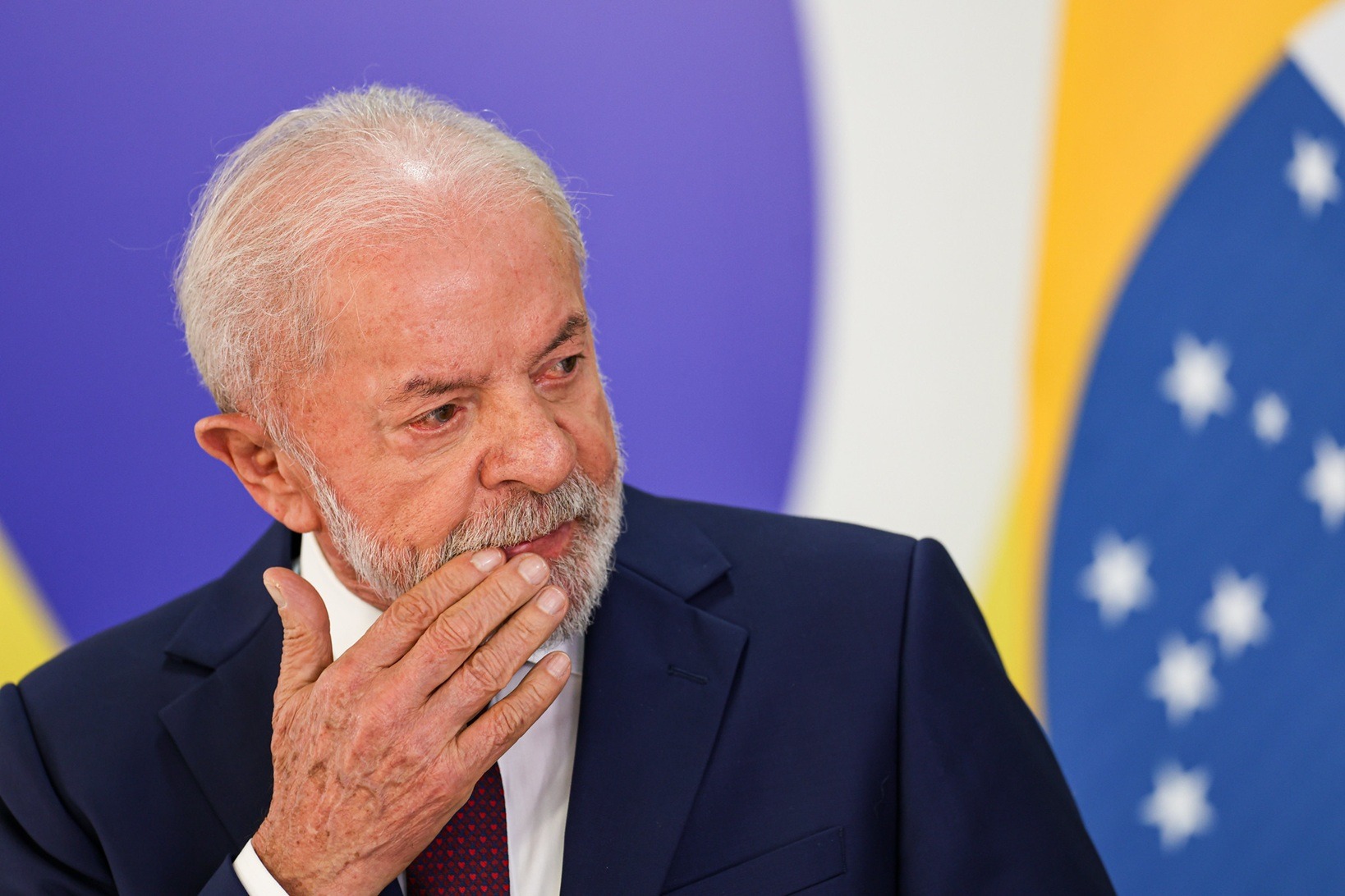 Governo minimiza impacto do Master para Lula: “Não é Pix, nem INSS”