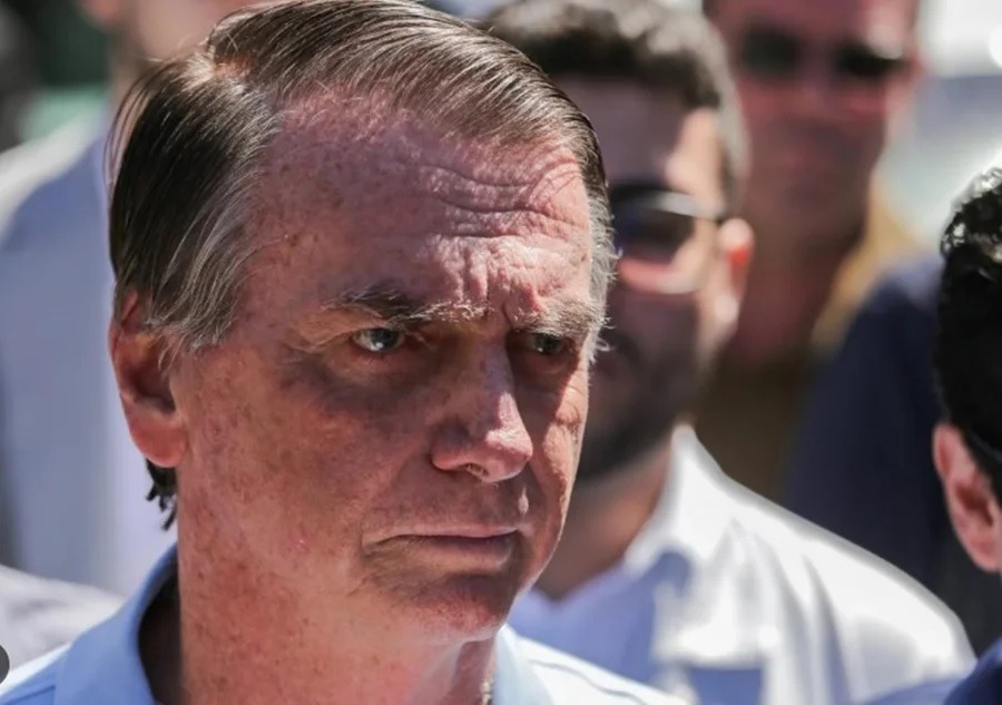 PM informa a Moraes rotina de Bolsonaro na prisão: caminhada e visitas