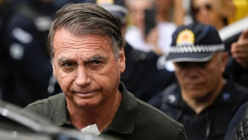 MP militar vê sete desvios éticos de Bolsonaro e pede cassação de patente