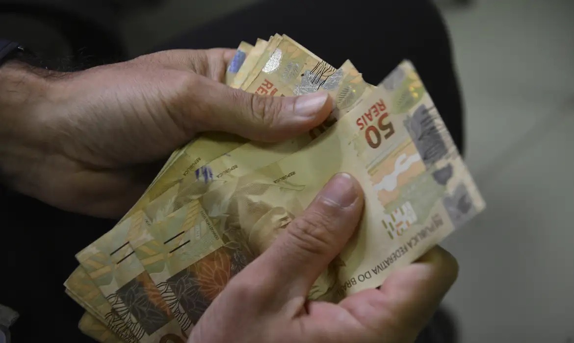 Abono Salarial: trabalhadores poderão consultar direito a partir desta quinta-feira (5)