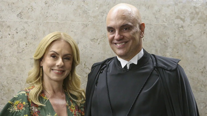 [VÍDEO] Moraes é alvo de protesto em frente ao Banco Master: ‘Explica os milhões da tua mulher'