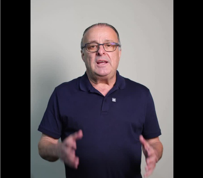 [VÍDEO] Paulinho Freire confronta Natália Bonavides: "Saia do palanque e venha ajudar Natal"