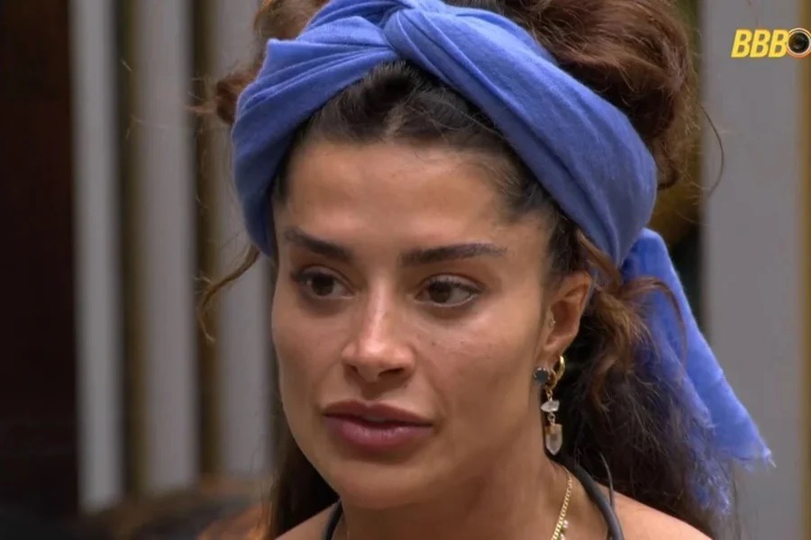 Após críticas, Aline Campos passa por procedimento facial: veja