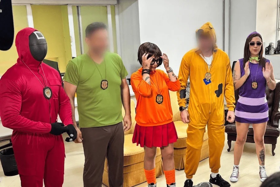 Como são escolhidas as fantasias dos policiais que atuam no Carnaval