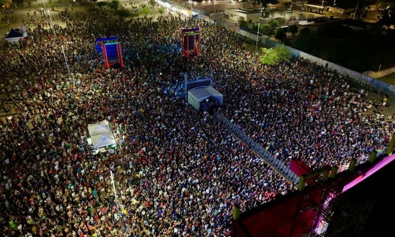 Polo Nélio Dias reúne 35 mil foliões na terceira noite de Carnaval