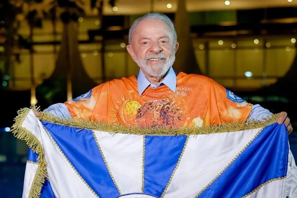 PT vê “lado positivo” em rebaixamento de escola que homenageou Lula