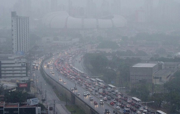 Inmet emite alerta de chuva intensa em todo estado