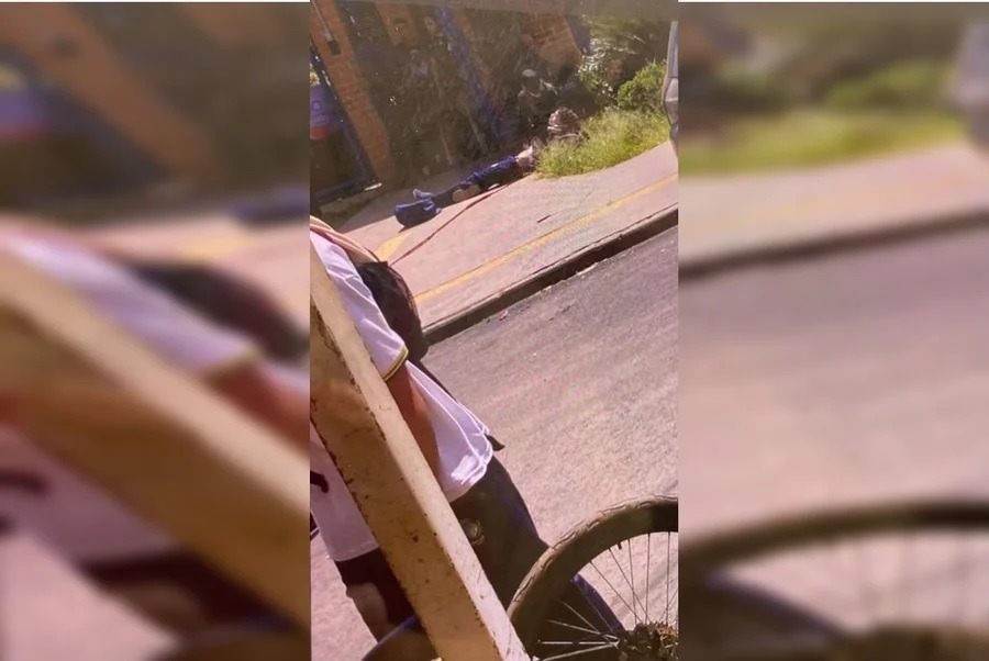 Aluno é esfaqueado por outro estudante na porta de escola 