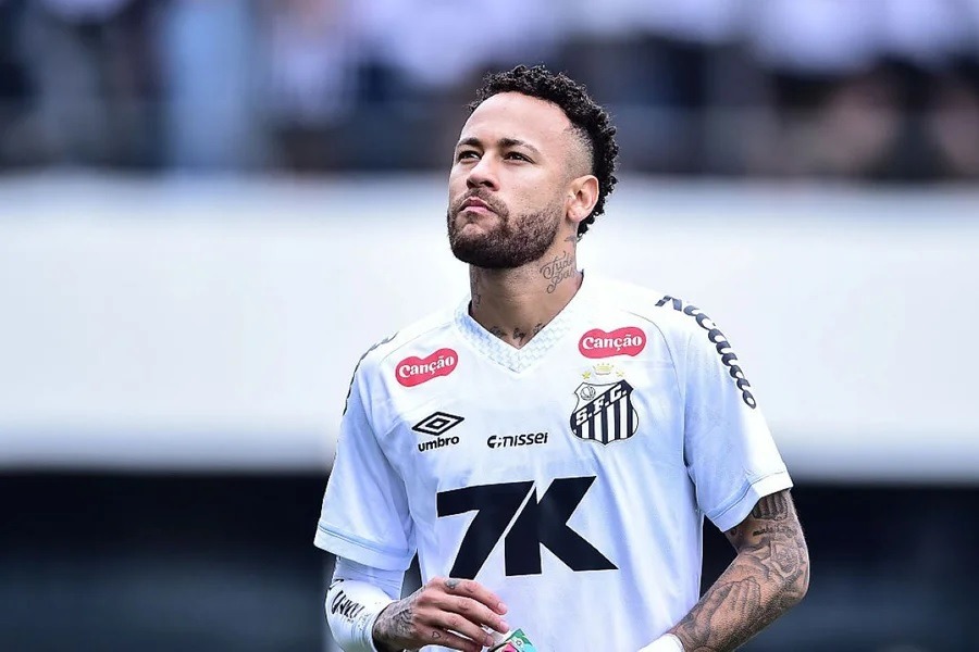 Empresa que contratou cozinheira de Neymar pede sigilo em processo