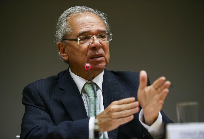 “Se ganhar, terá meu total apoio”, diz Paulo Guedes sobre Flávio Bolsonaro
