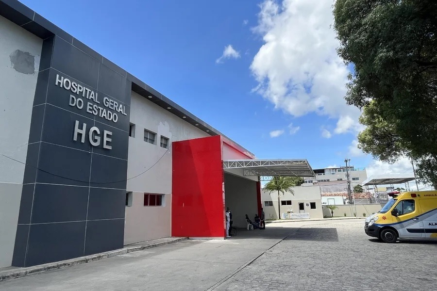 Jovem tem lábios arrancados após mordida de companheiro