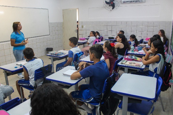 Prefeitura do Natal nomeia 300 professores aprovados em concurso; confira
