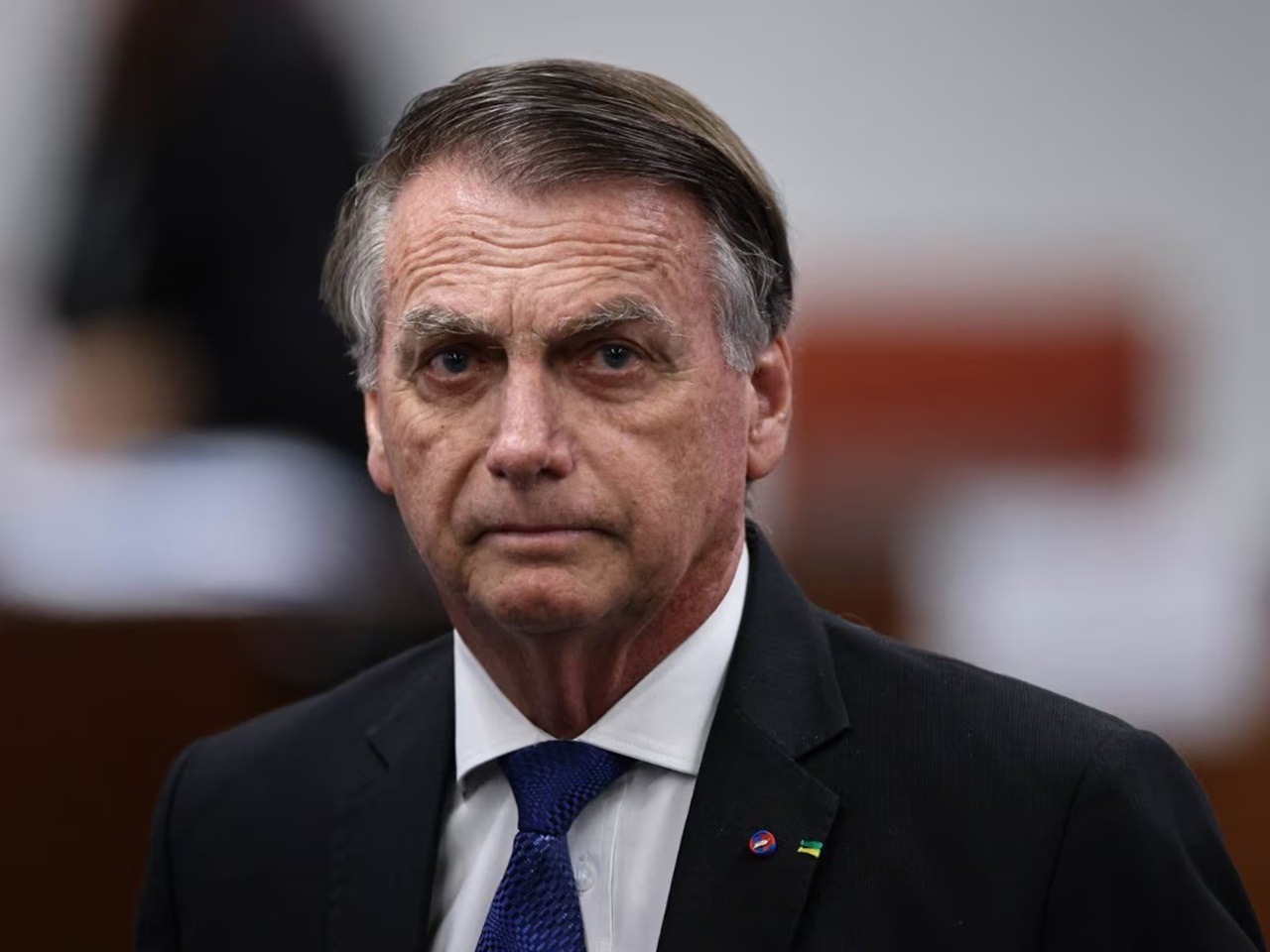 Moraes autoriza conselheiro de Trump a visitar Bolsonaro na prisão