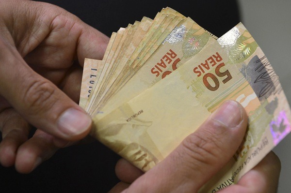 Calendário do PIS/Pasep é adiantado e trabalhadores recebem pagamento extra em 16 de março