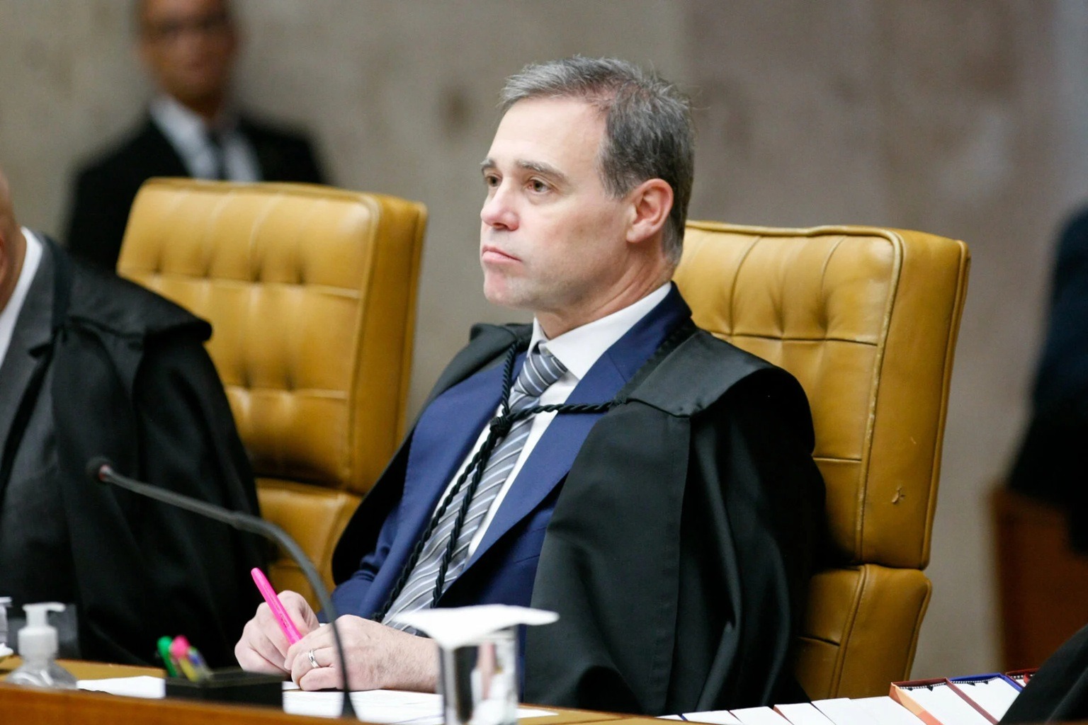 Voo com ministro André Mendonça é abortado após falha mecânica 