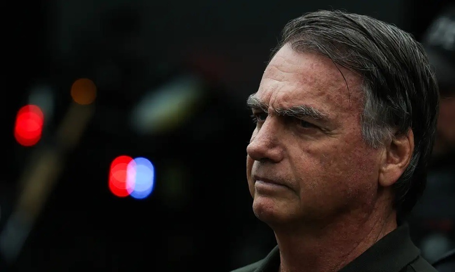 Com evolução favorável, Bolsonaro deve deixar UTI nesta terça, diz boletim