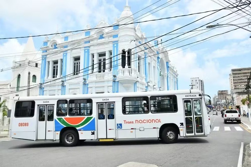 Aumento da tarifa de ônibus para R$ 5,20 entra em vigor hoje em Natal