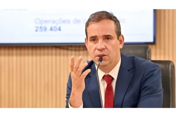 Pesquisa Metadata/Grupo Dial: em Natal, Cadu Xavier é candidato ao governo com maior índice de rejeição