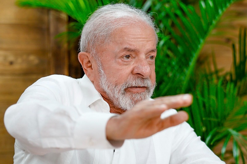 Petrobras demite diretor após pressão de Lula