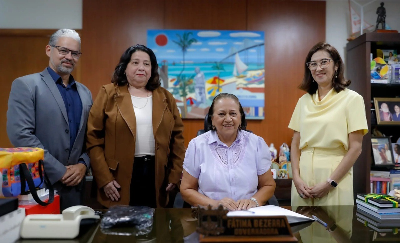Fátima Bezerra empossa novos secretários no RN