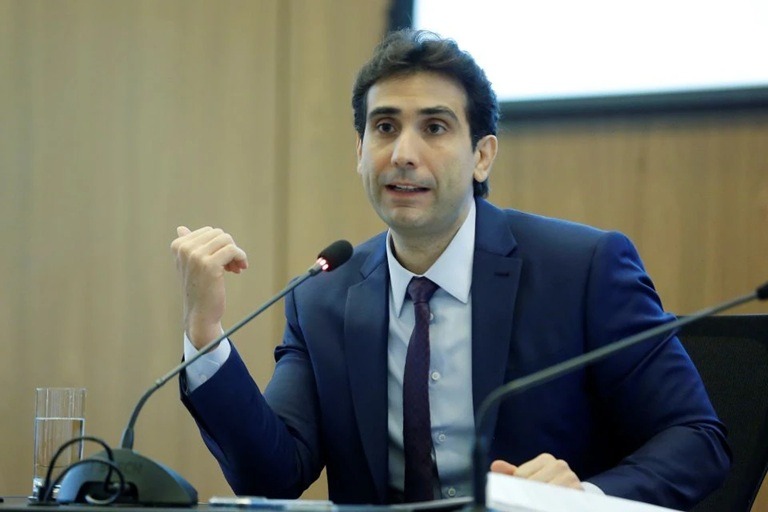 Presidente do Banco Central, Gabriel Galípolo é aguardado em sessão da CPI do Crime Organizado de hoje