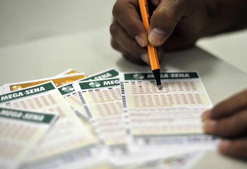 Mega-Sena: prêmio acumula e chega a R$ 20 milhões; veja números sorteados