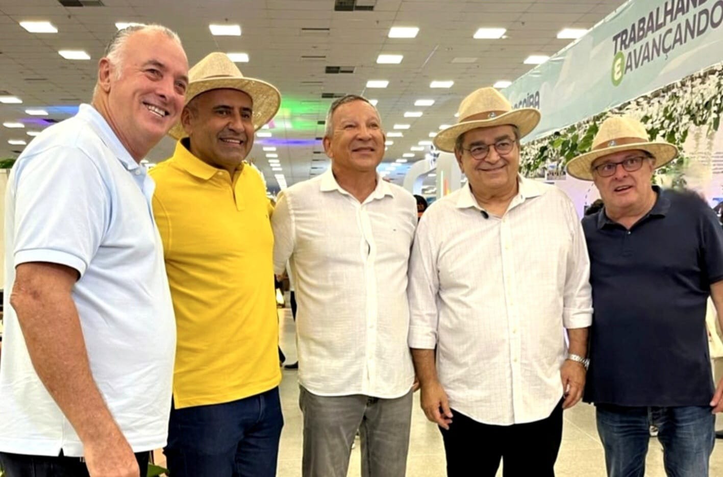 Grande Ponto - &Aacute;lvaro Dias, Bab&aacute;, Coronel H&eacute;lio, Paulinho e Joana  prestigiam abertura da 12&deg; FEMPTUR no Centro de Conven&ccedil;&otilde;es