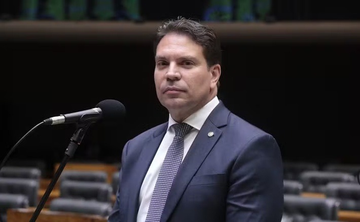 Alexandre Ramagem deixa prisão do ICE nos EUA