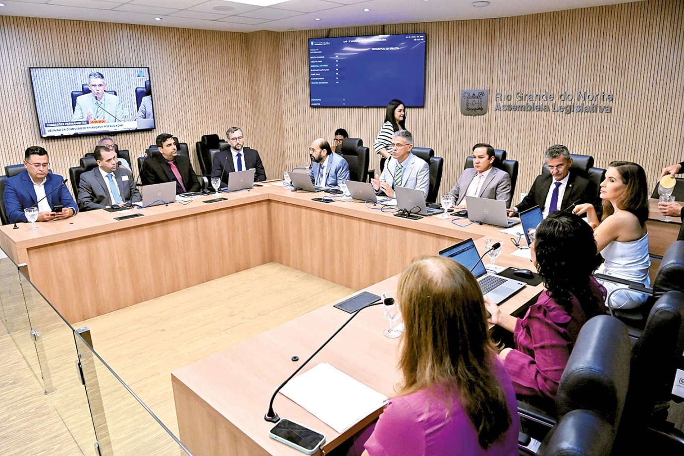 Sob pressão, Governo do estado promete liberar recurso de emendas até 13 de maio