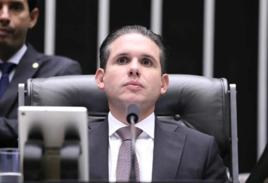 Hugo indicará nome moderado para relatoria de PEC da 6×1