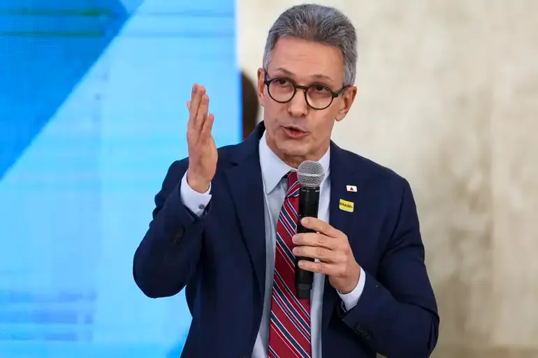 Zema reage a pedido de investigação e republica vídeo que gerou queixa-crime de Gilmar Mendes: “A carapuça serviu”