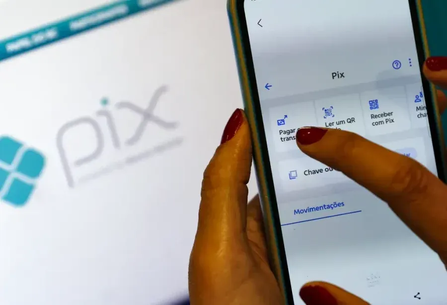 Criminosos se passam por líderes católicos em golpe com Pix