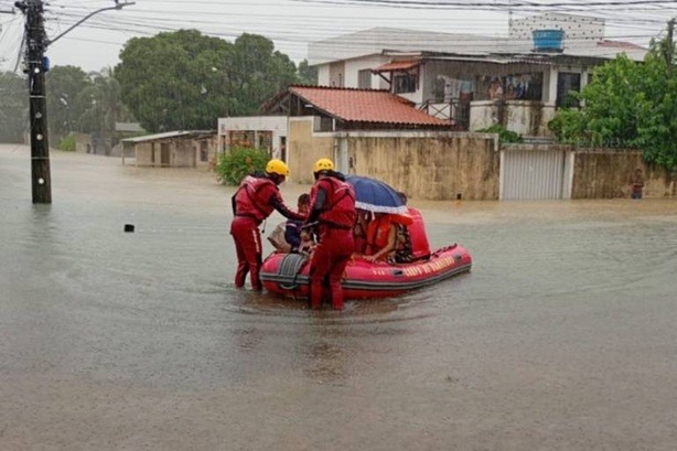 Chuvas deixam 8 mortos na Paraíba e em Pernambuco; estados decretam emergência e calamidade