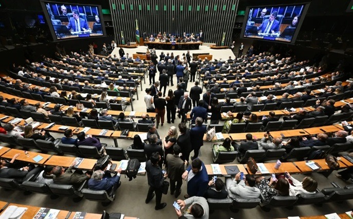 Disputa na Câmara acelera proposta para acabar com escala 6×1