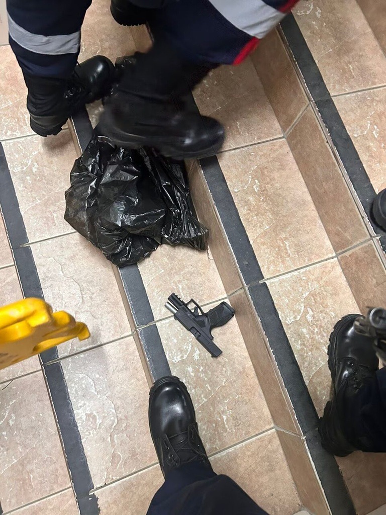 Adolescente entra em escola e mata duas funcionárias a tiros no Acre