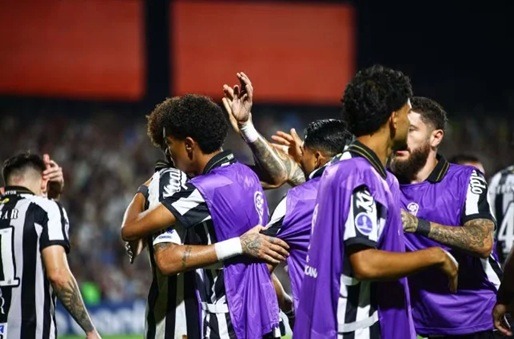 [VÍDEO] Neymar se desculpa publicamente com Robinho Jr. após briga em treino do Santos: 'Me excedi'