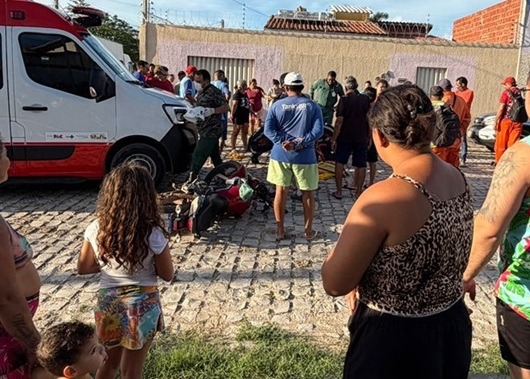 Criança de 11 anos pilotando moto causa acidente e deixa motociclista ferida em Mossoró