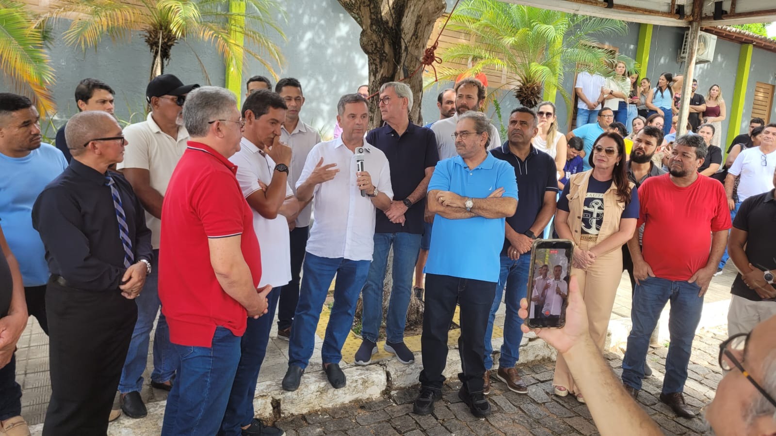 Rogério Marinho entrega equipamentos e visita obras em Tibau do Sul e Arez viabilizadas por emendas do mandato