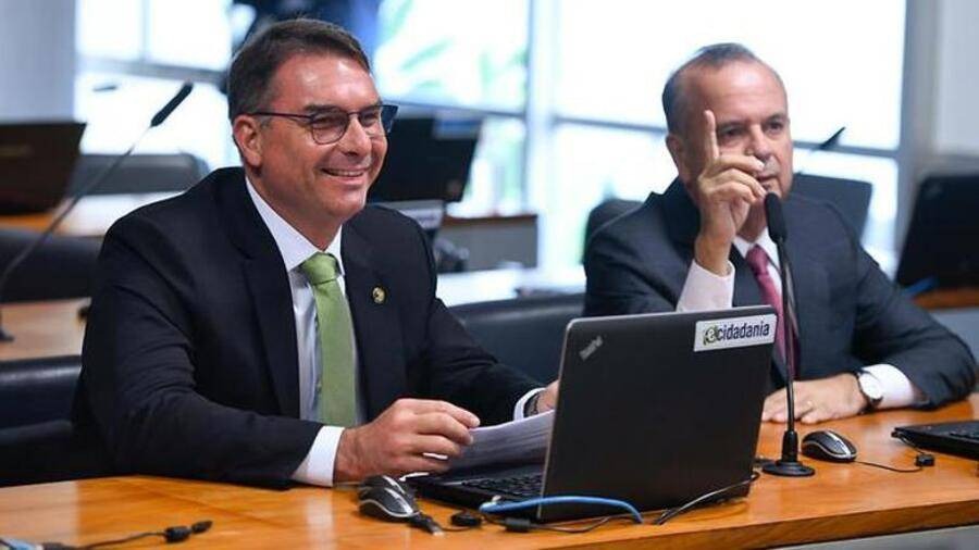 Com Rogério na coordenação, Flávio Bolsonaro define equipe de pré-campanha; veja