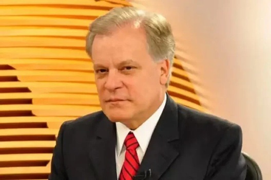 Jornalista Chico Pinheiro revela câncer no intestino