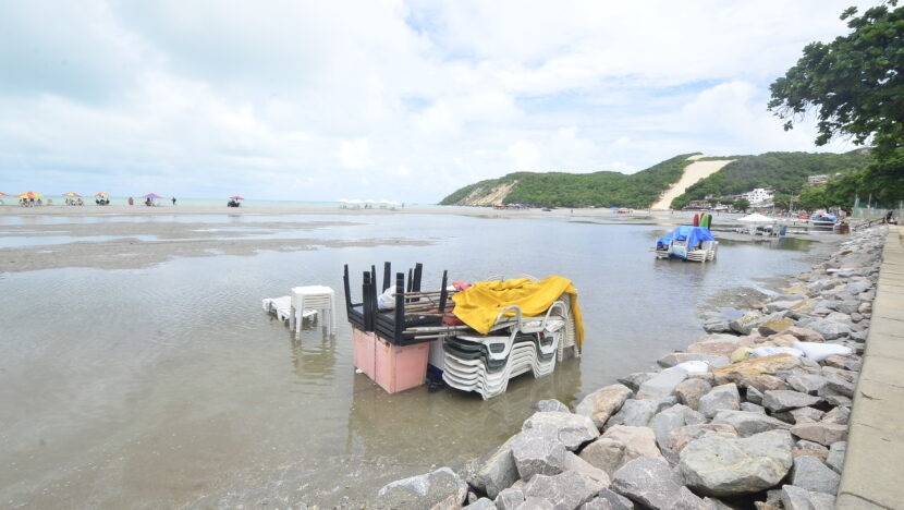 Prefeitura vai construir reservatórios subterrâneos para reduzir alagamentos e espelhos d’água em Praia de Ponta Negra