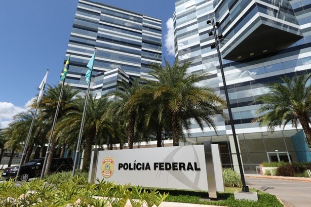 Delegada da PF e marido eram “espiões” de Vorcaro na corporação