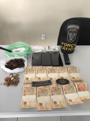 Suspeito de tráfico é detido com drogas, munição e balança em Parnamirim