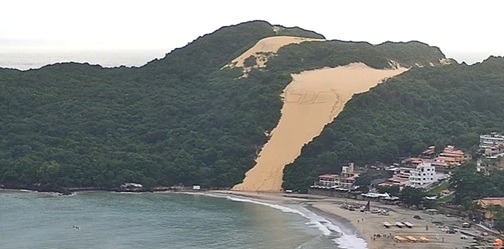 VÍDEO: Morro do Careca amanhece com sigla 'SDC' escrita na areia