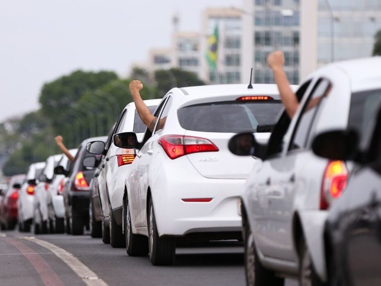 Governo anuncia R$ 30 bilhões para troca de veículos de motoristas de aplicativo
