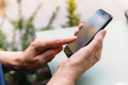 PF faz operação contra crimes de racismo em app de mensagens