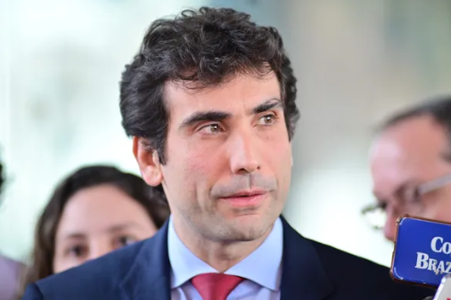 Presidente do Banco Central rebate críticas dos EUA e diz que PIX não ameaça cartões de crédito