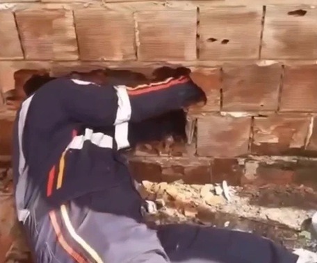 Recém-nascido é encontrado abandonado entre paredes e morre em hospital 