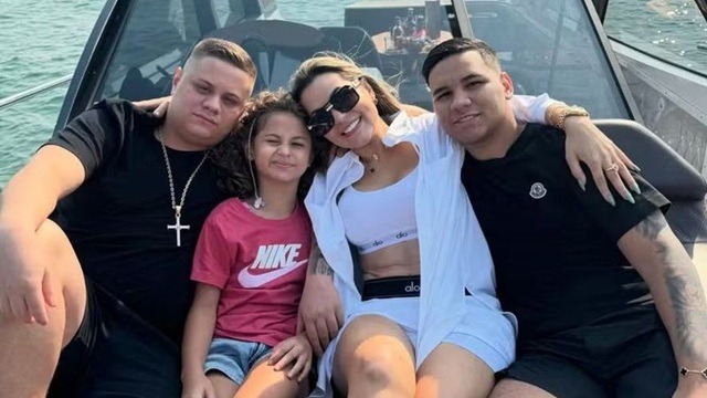 Filhos de Deolane ostentam viagens de luxo e divulgam site de apostas da influenciadora 