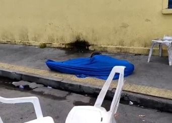 VÍDEO: Homem é tratado como morto em Natal, mas estava dormindo no meio da rua